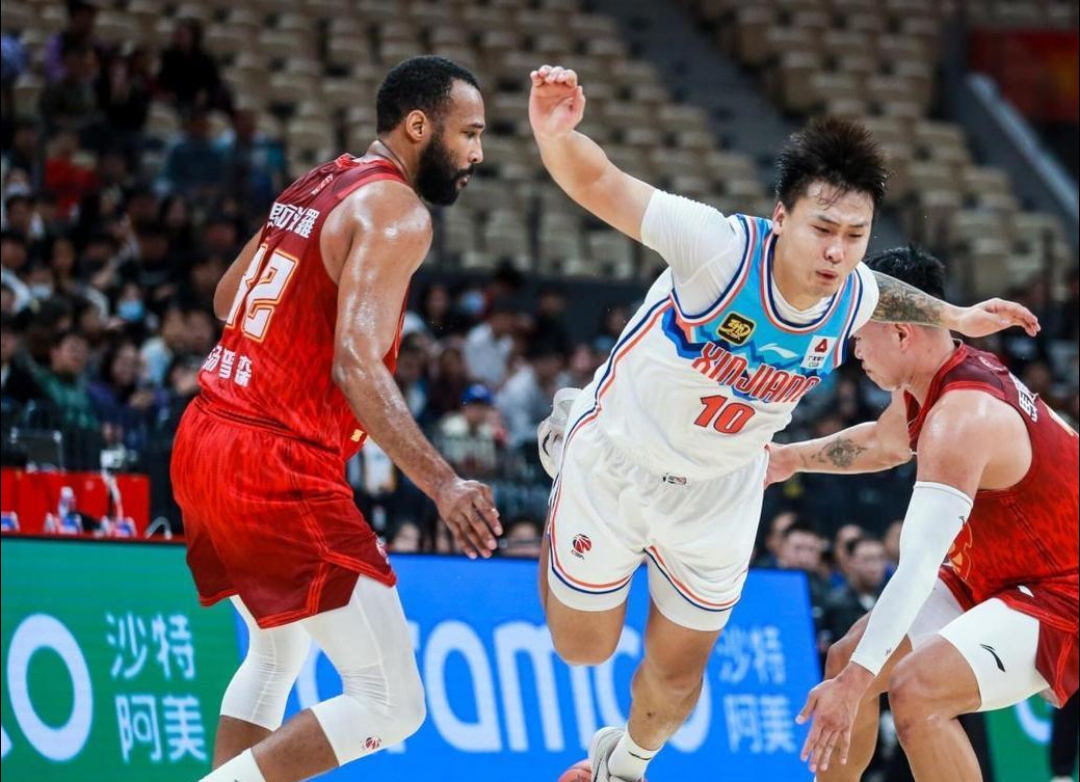 乐动下载-犹他爵士迎CBA常规赛关键赛，转会期内部沟通，气氛紧张，球队文化再被提及的简单介绍