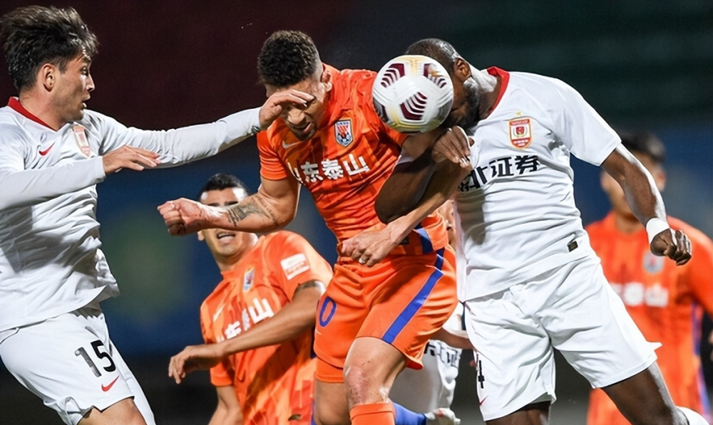 亚冠集结日再迎强敌，阿斯顿维拉绝杀压哨，主帅态度：赛场秩序良好，年轻球员得到机会的简单介绍